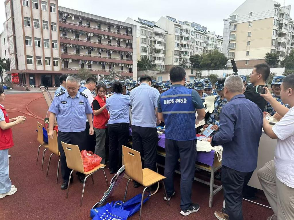 警校政联动，共筑校园安全